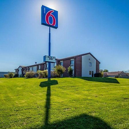 Motel 6-Saukville, Wi Eksteriør billede