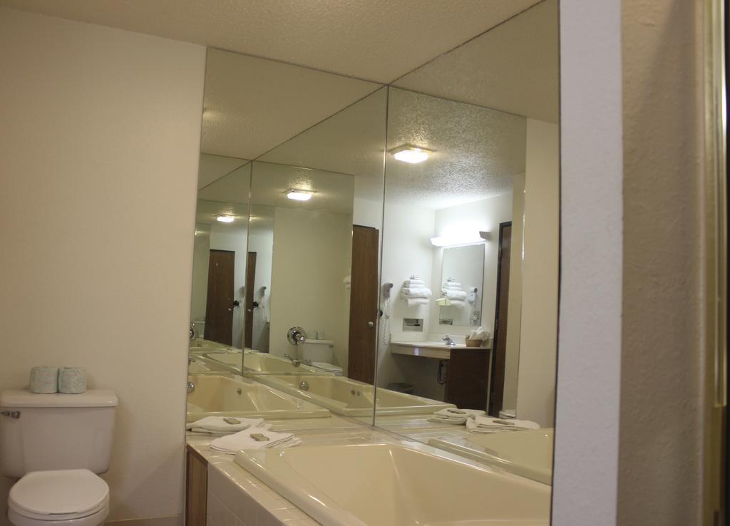 Motel 6-Saukville, Wi Eksteriør billede