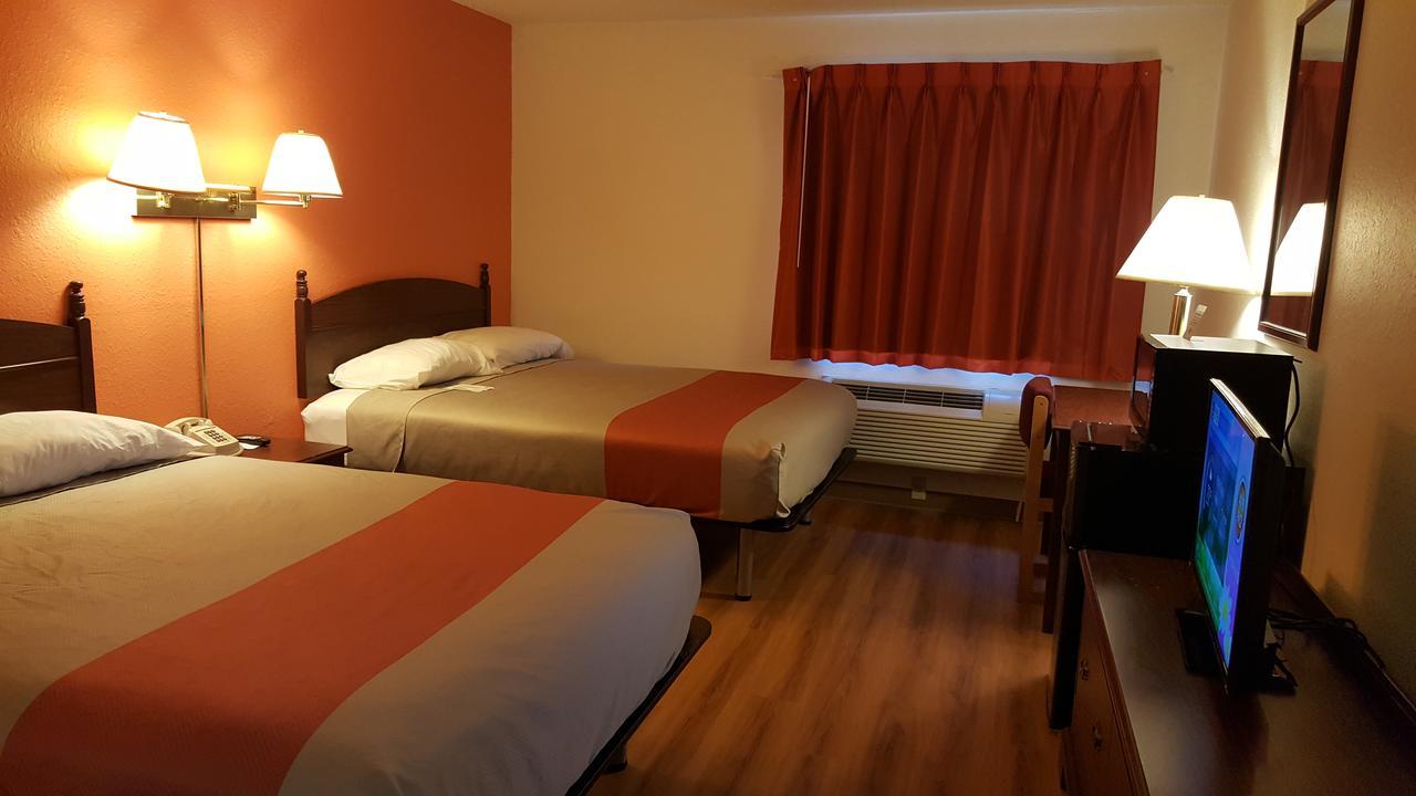 Motel 6-Saukville, Wi Eksteriør billede