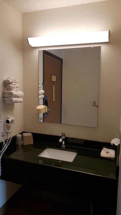 Motel 6-Saukville, Wi Eksteriør billede