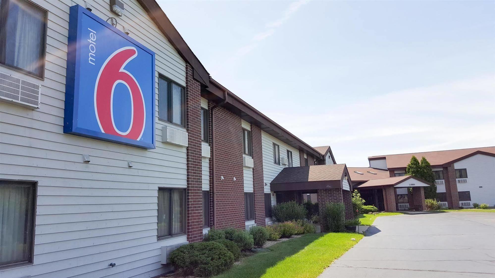 Motel 6-Saukville, Wi Eksteriør billede