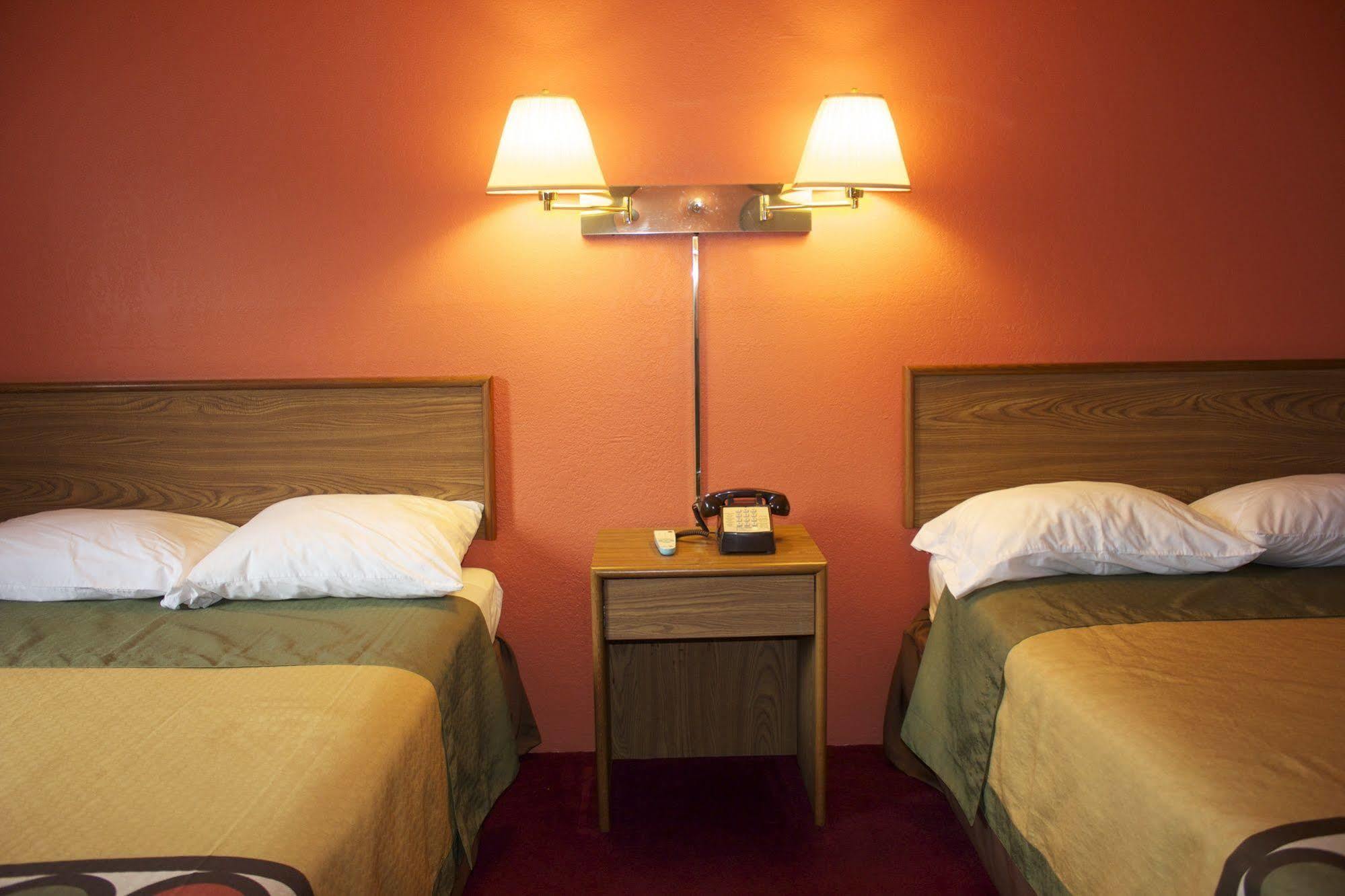 Motel 6-Saukville, Wi Eksteriør billede