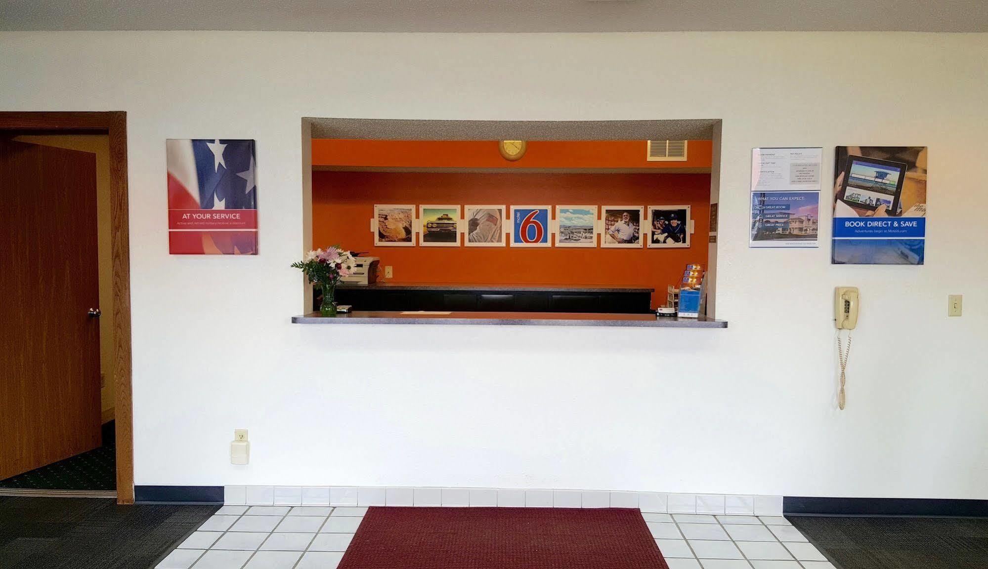 Motel 6-Saukville, Wi Eksteriør billede