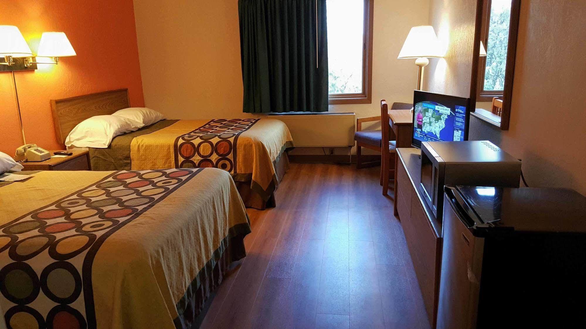 Motel 6-Saukville, Wi Eksteriør billede