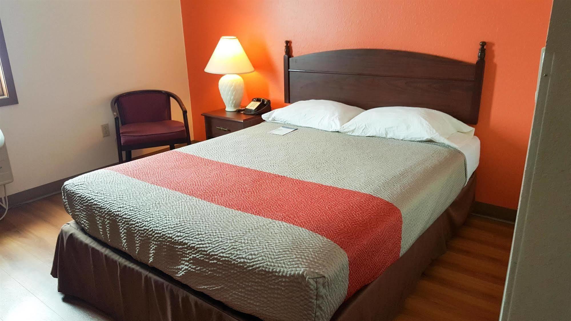 Motel 6-Saukville, Wi Eksteriør billede
