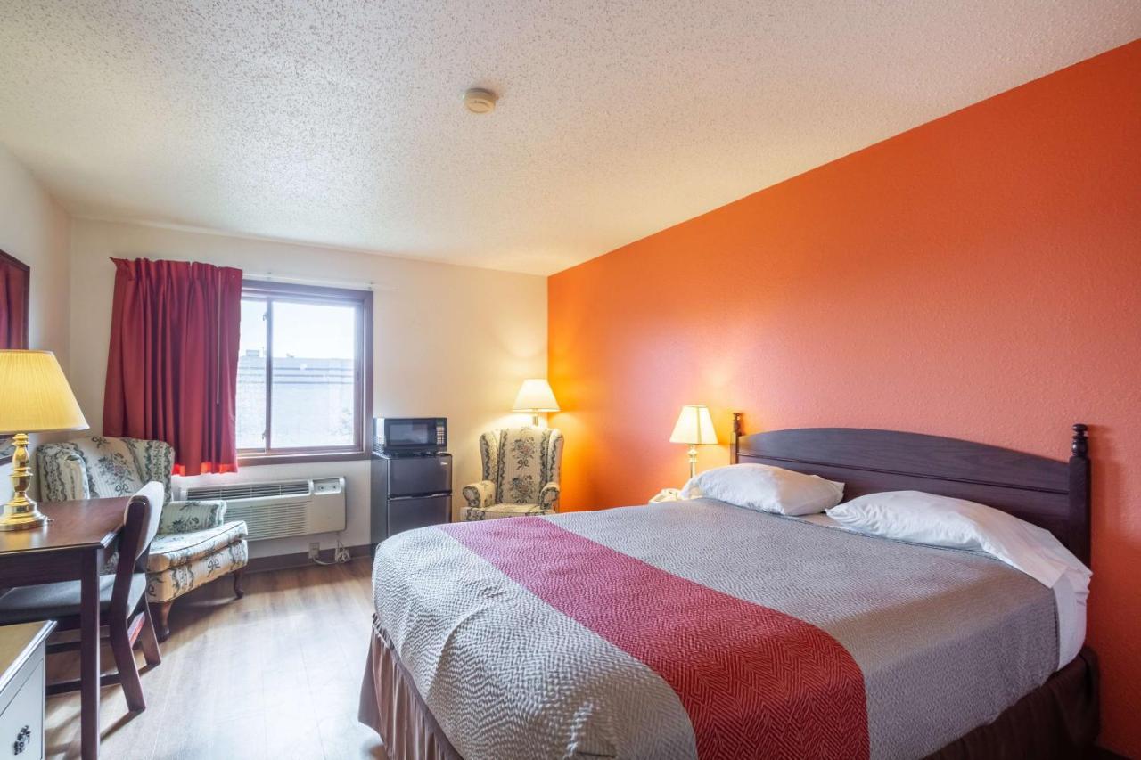 Motel 6-Saukville, Wi Eksteriør billede