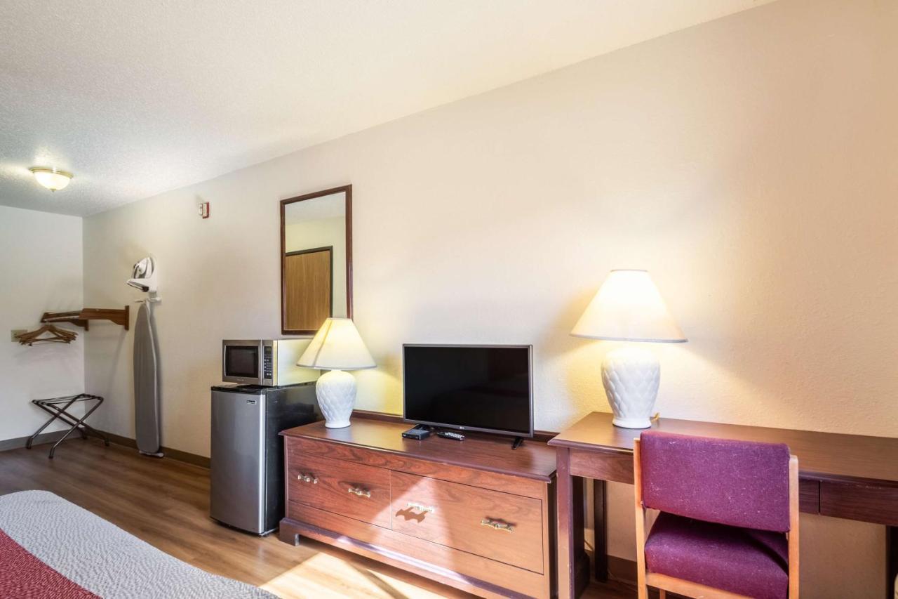 Motel 6-Saukville, Wi Eksteriør billede