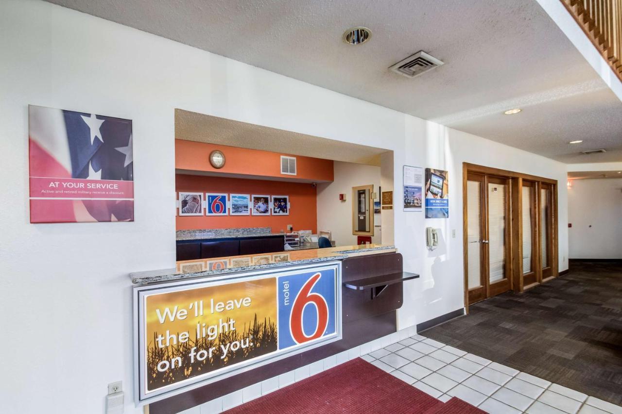 Motel 6-Saukville, Wi Eksteriør billede