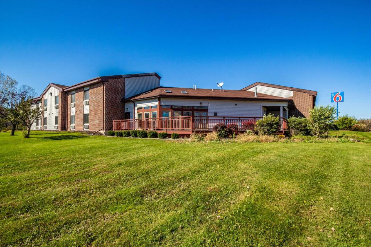 Motel 6-Saukville, Wi Eksteriør billede